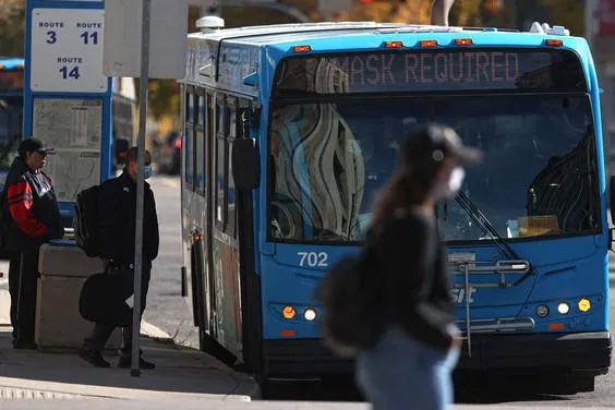 0925-news-bus-mask-13_264797857-w.jpg