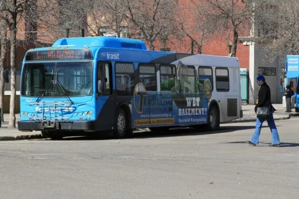 saskatoon-bus-1600x1600_0_4.jpg